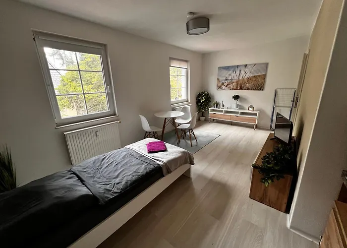 Sonntag, * Elsteraue